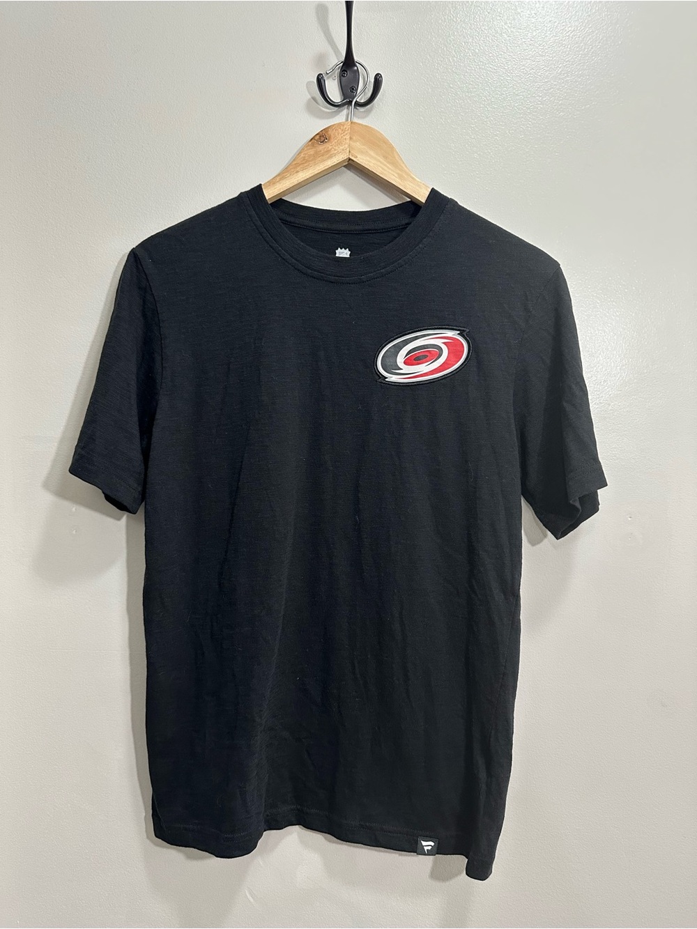 Fanatics Carolina Hurricanes Black T-shirt Size Small Hockey
